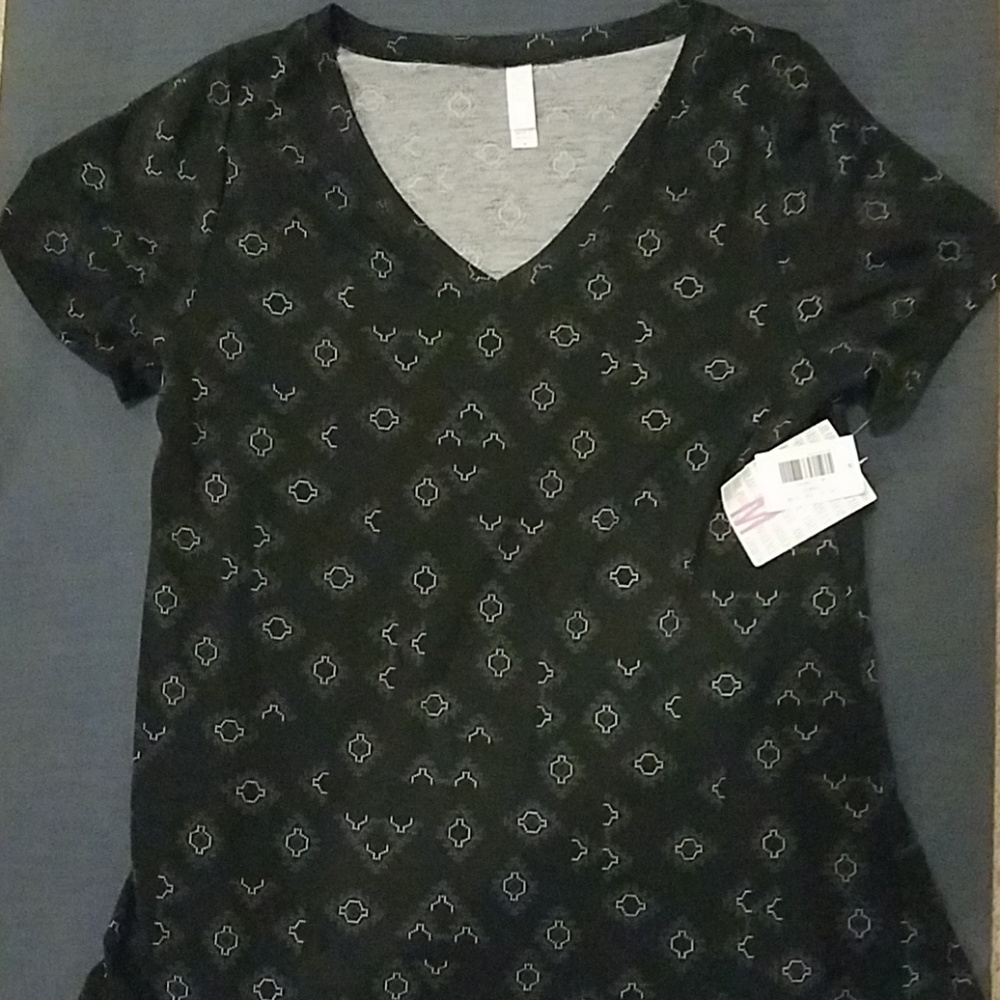 NWT LulaRoe Christy T - size Medium